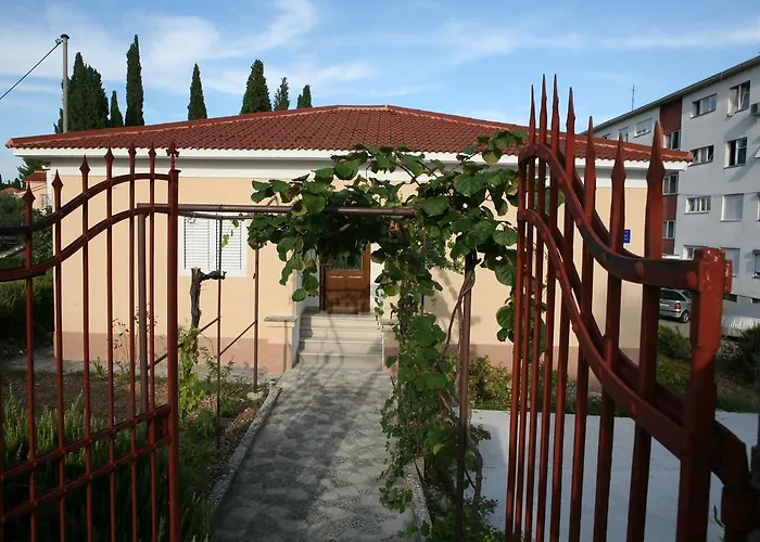 Radic * Τρογκίρ